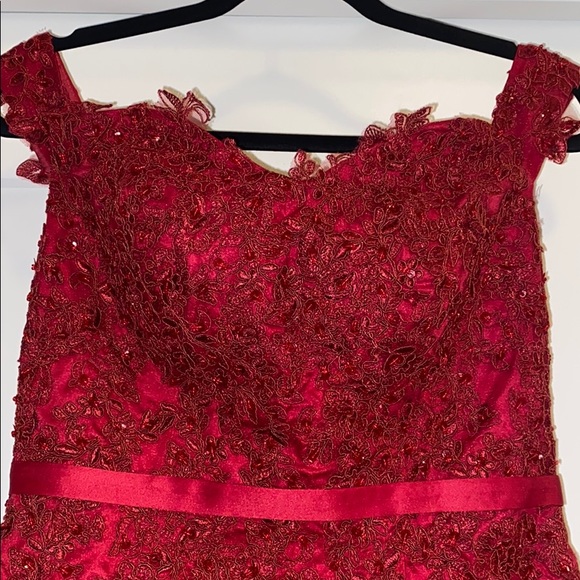Formal Mermaid Dress in Deep Red size 10 but is more like 8 - Picture 2 of 9